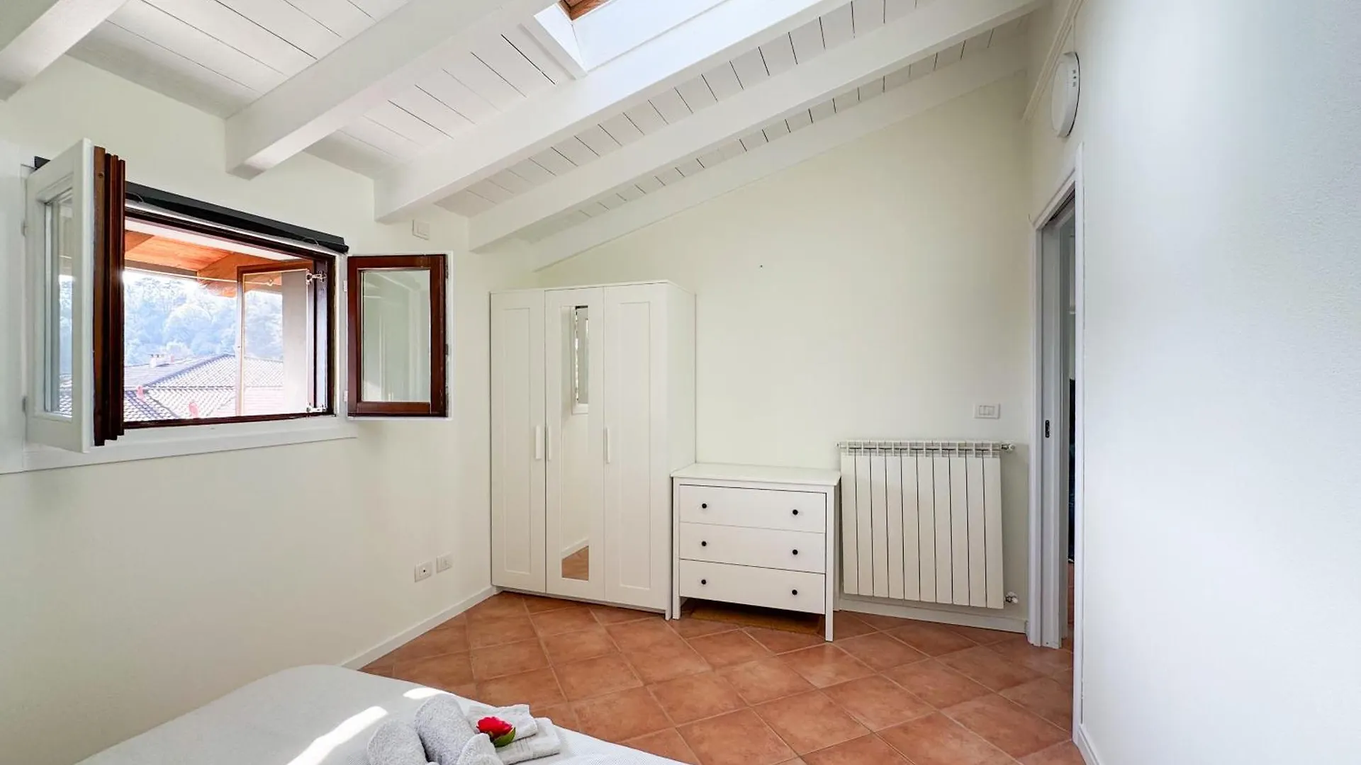 Trinade Apartment Ternate  0*, Ternate (Varese) Itálie